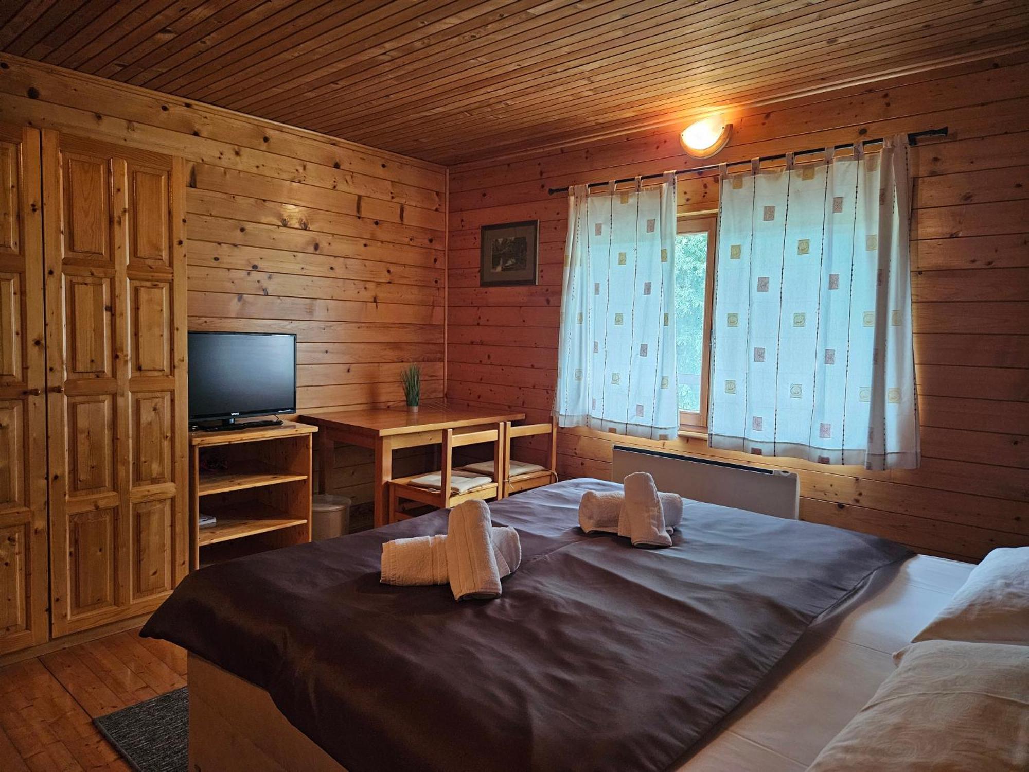 Apartment Mreznicka Kuca Duga Resa Buitenkant foto